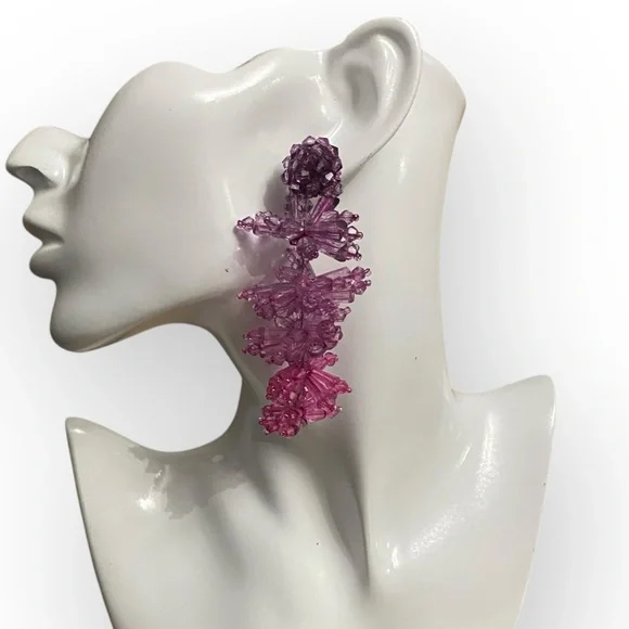 144 Oscar de la Renta
Degrade Cascading Bead Earrings - Picture 5 of 8